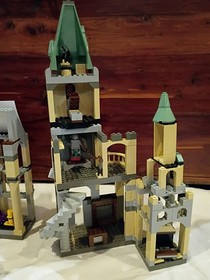 Lego Harry Potter 4709 Hogwarts Castle w/ Minifigs & Instructions No Box