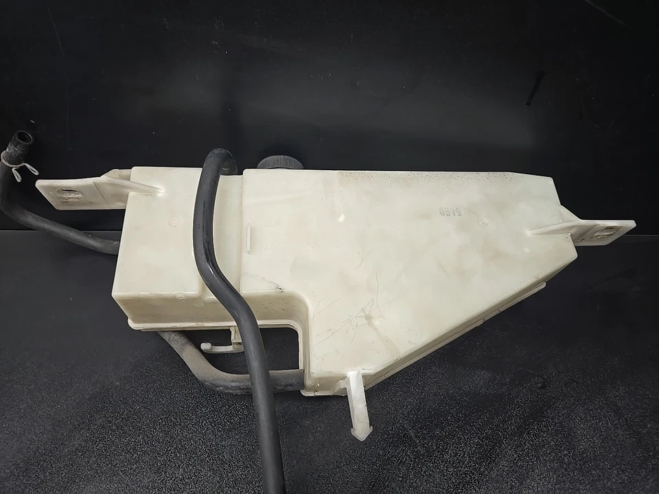 Conjunto de tanque de refrigerante de depósito de agua de desbordamiento Infiniti M37 M56 Q70 2011-2019 OEM Foto 4 de 4