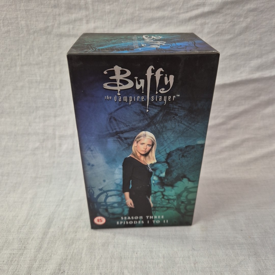 Buffy the vampire slayer Season 3 Episode 1 to 11 Box Set VHS tapes 3 Tapes 1998