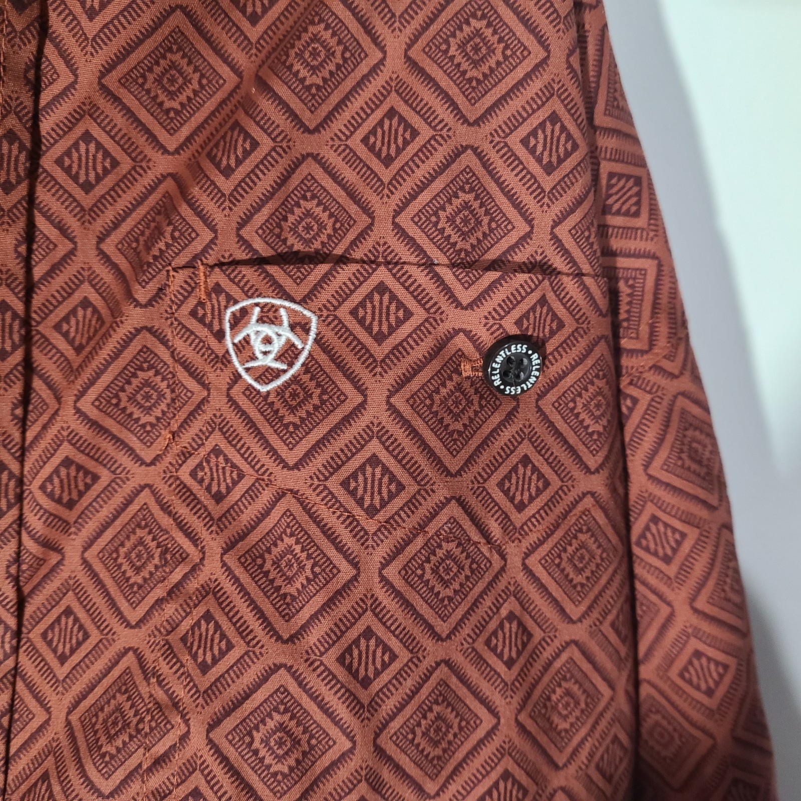 Ariat Relentless Geometric Stretch Button Down L/… - image 6