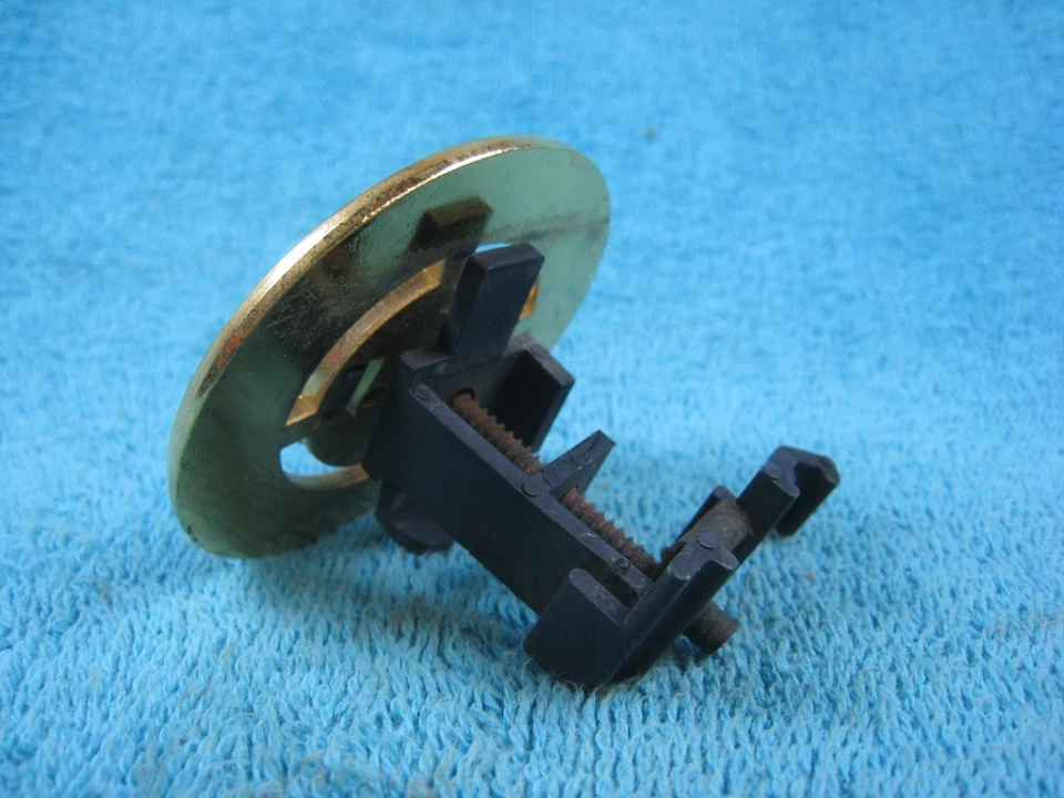 Original Cadillac Heritage of Ownership Rejilla Emblema o Insignia OEM GM Accesorio Foto 3 de 4