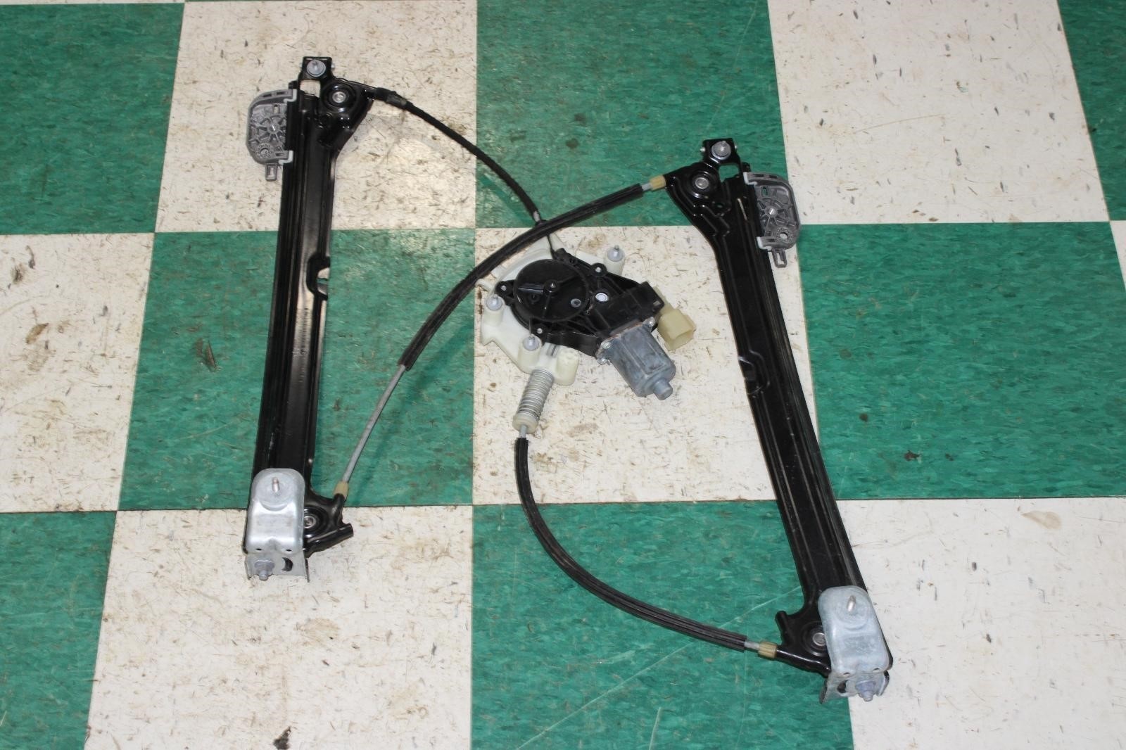 Maserati Ghibli 2014-2021 Front Left Window regulator