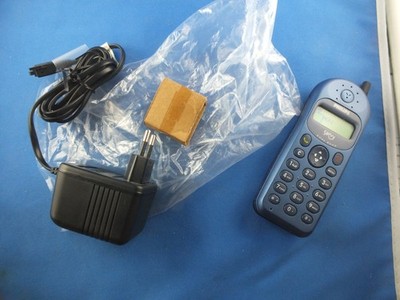 Original Philips Savvy TCD128/H4 Kult Handy Locked Simlock Phone Charger Battery