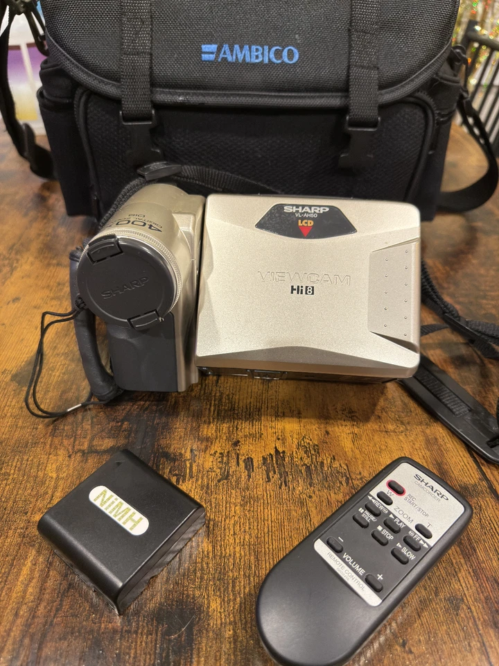 Видеокамера Sharp VL-AH50 LCD Hi 8 Viewcam, зарядное устройство, сумка, пульт дистанционного управления, 2 биты. - Изображение 2 из 4
