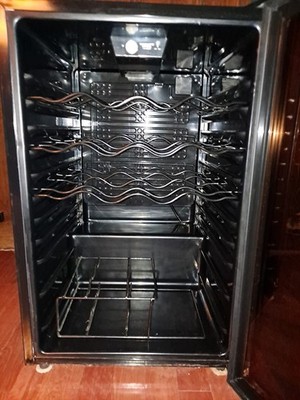 Magic Chef WINE COOLER 21.5side 20.5front 32height