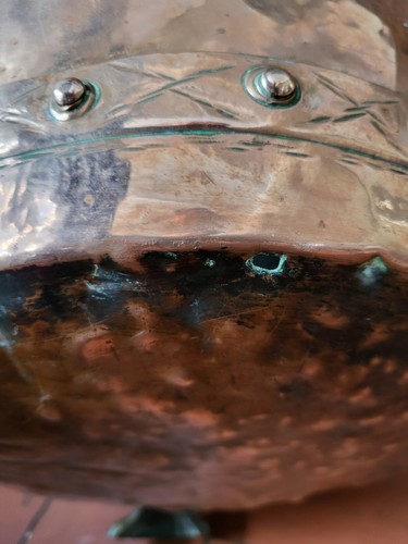 A Fantastic Antique Copper Copper Log Bin On Paw Feet - Picture 10 of 17