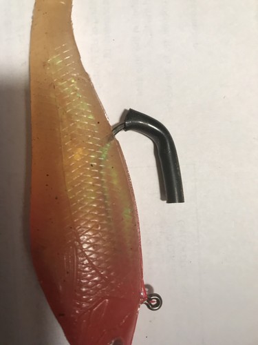 Striper Lure 5” Soft Rubber With Molded Hook. Paddle Tail Minnow With Red Head - Picture 5 of 12