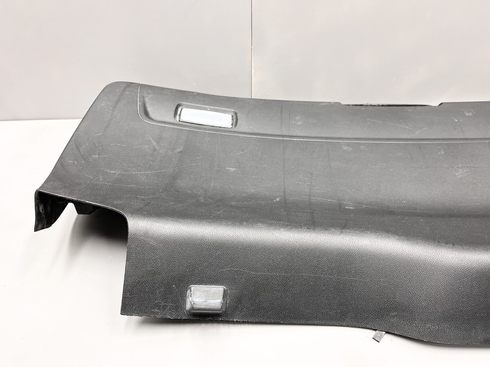 ⭐️2017-2020 MASERATI LEVANTE TAILGATE LIFTGATE BACK DOOR LOWER TRIM COVER PANEL