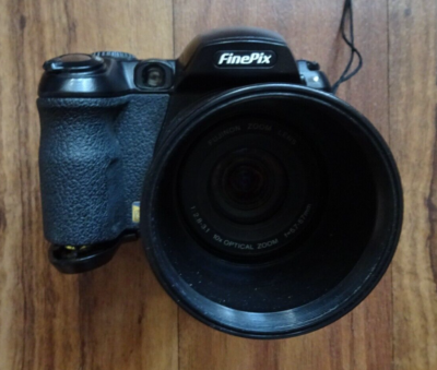 FUJIFILM Finepix S5000 3MP 10x zoom black Bridge Camera- Cost £175