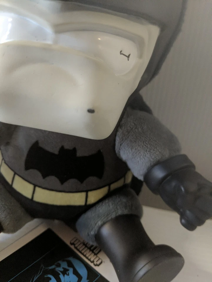 Peluche NECA DC Dark Knight Roto Phunny Batman 7" - Nuevo con etiquetas pequeña marca en la barbilla Foto 2 de 2