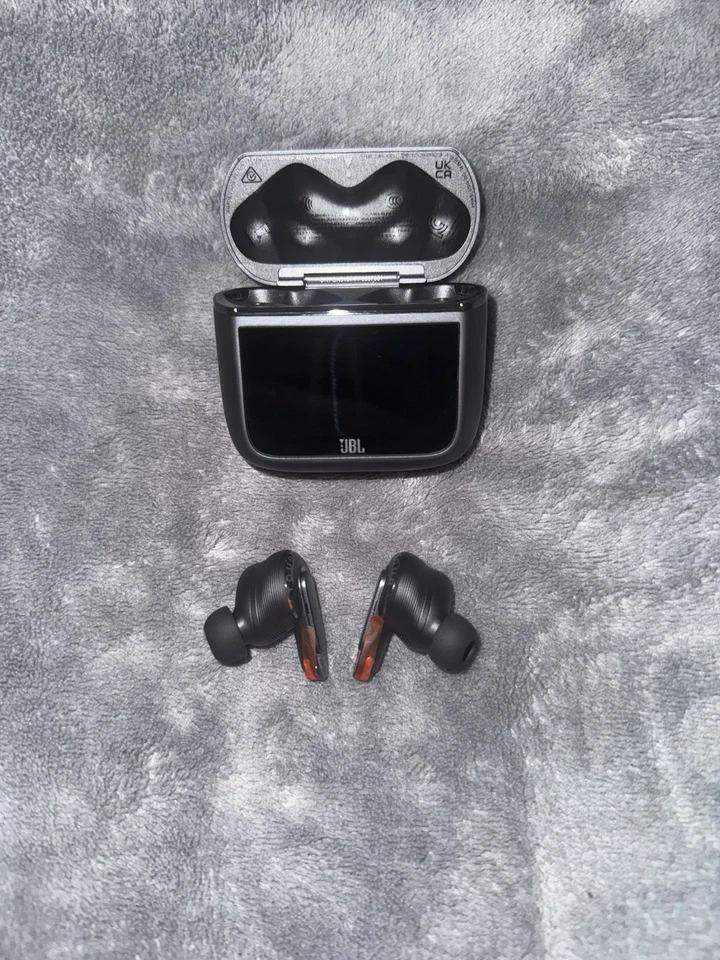 JBL TOUR Pro 3 True Wireless Noise Cancelling Earbuds (Black) - Image 3 of 4