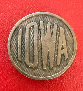 WW1 Iowa Iowa National Guard State collar disc disk pin insignia brass