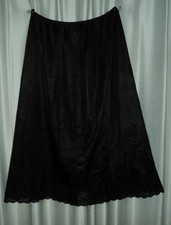 VINTAGE BLACK HALF SLIP SLEEP WEAR NIGHTGOWN  340