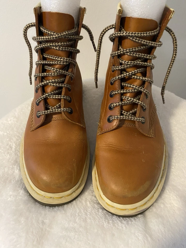 Dr Martens 1460 Analine Oak Brown 8 Eye Lace Up Boots Size 8M AW004 Tan Camel - Image 3 of 4
