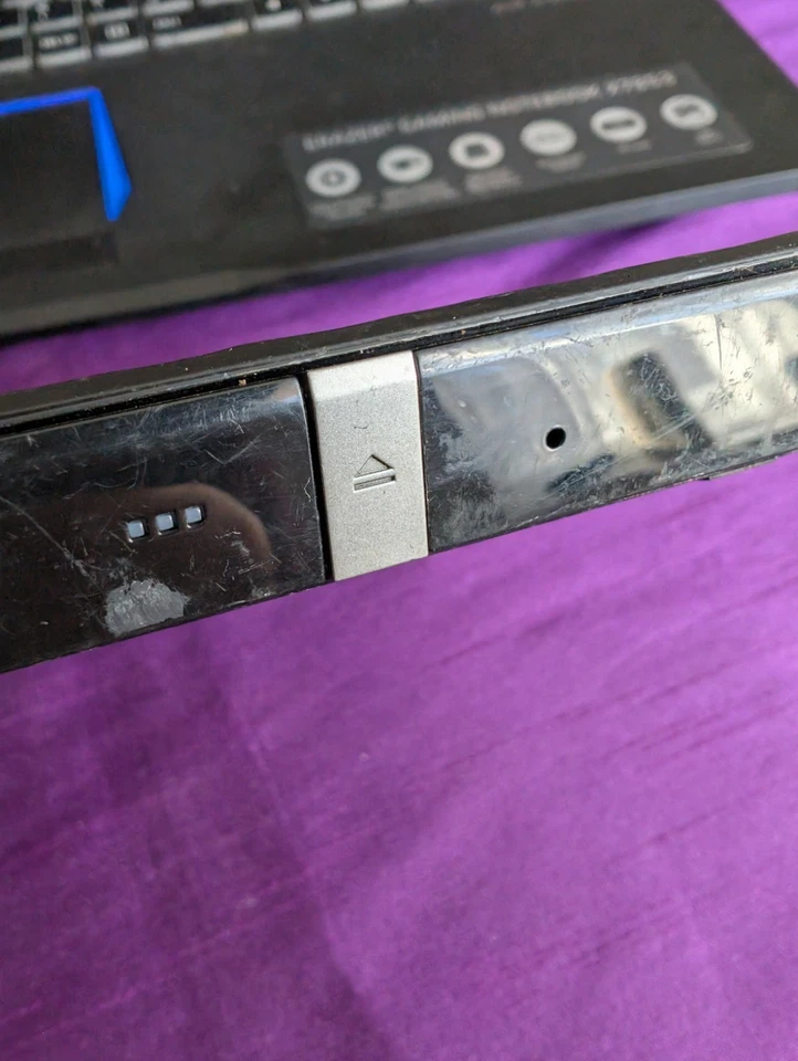 Asus external CD, DVD-RW Burner, Player, writer, reader , ones red description  - Image 3 of 4