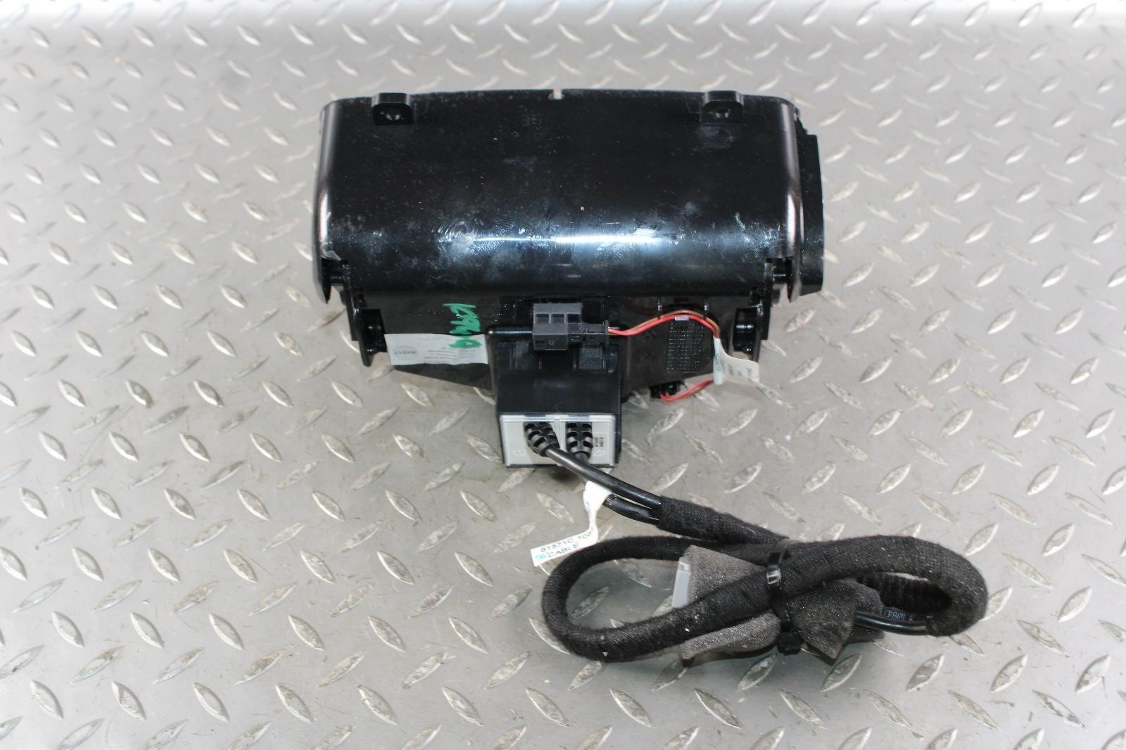 Maserati Ghibli 2014-2017 FRONT Center console