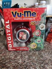NEW 2008 VU-ME DIGITAL PHOTO ORNAMENT DISPLYS UP TO 70 PHOTOS -BY SENARIO