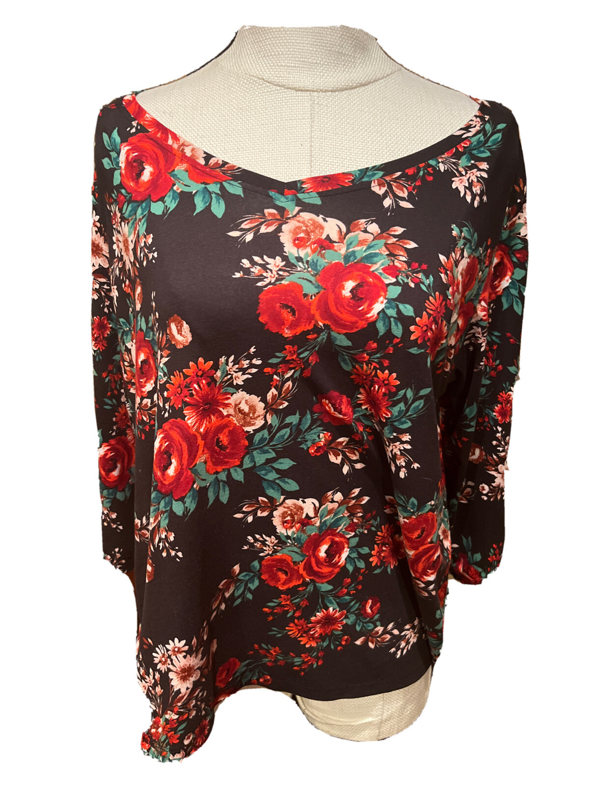 The Pioneer Woman VNeck Polyester TShirt 2XL Black Floral 3/4 Sleeve