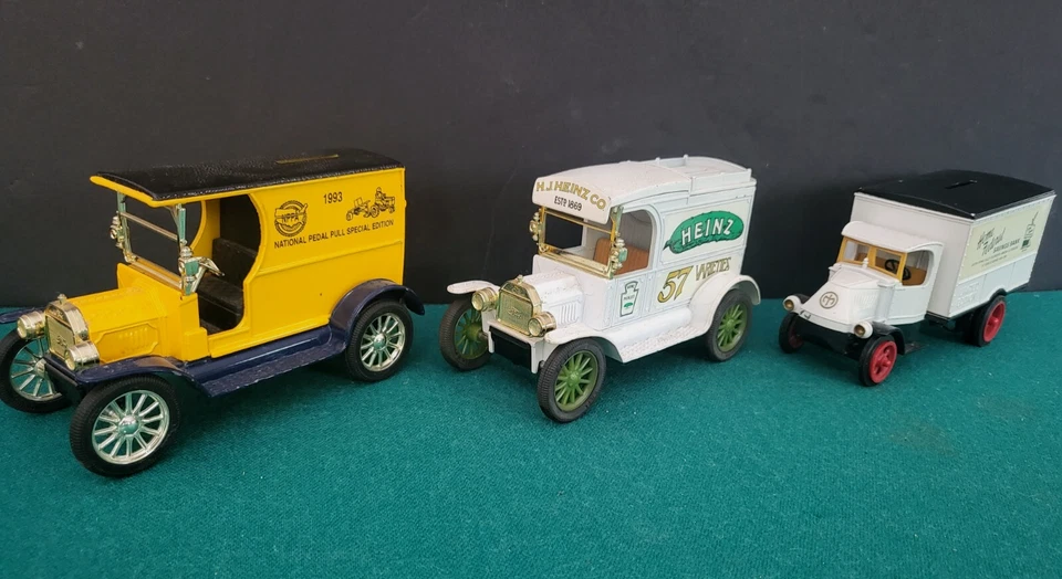 VTG  Lot Of 3- ERTL Die Cast 1/25 Promotional Delivery Truck Banks , Ford, Mack - Image 2 of 4