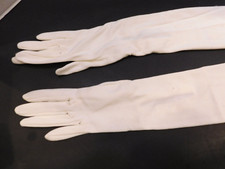 DESIGNER LADIES WHITE NYLON DRESS GLOVES UNLINED SIZE 6.5