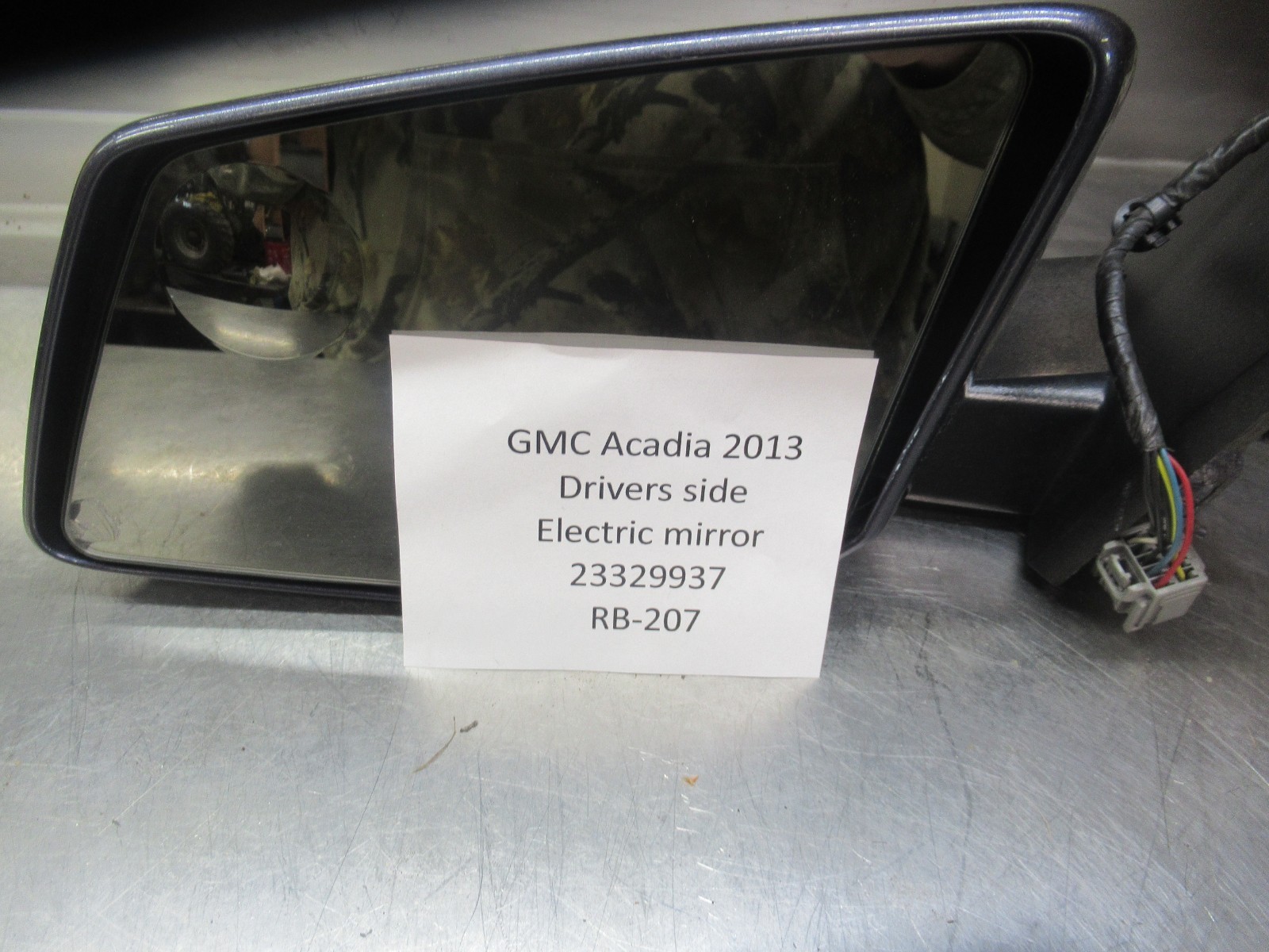 GMC Acadia 2013 drivers side mirror