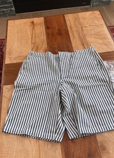 Lands End 100 Cotton Woman  s 12 inch Chino Shorts Size 14 New