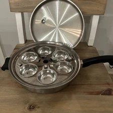 SALADMASTER 11 INCH T304S STAINLESS STEEL PAN WITH 6 EGG POACHERS VAPO LID