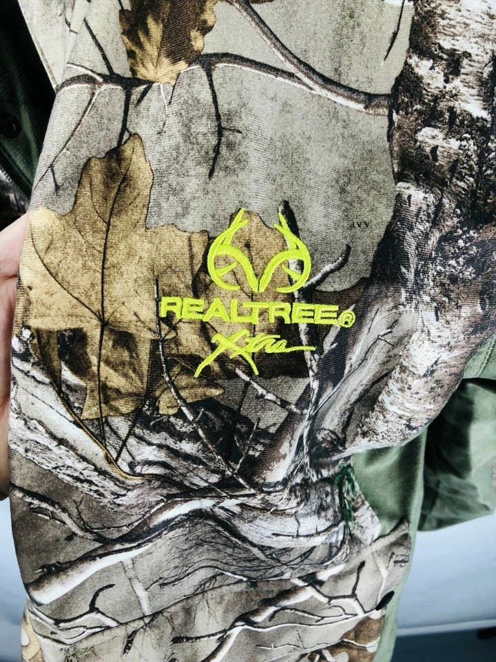 RealTree Xtra NWOT Youth Camouflage Soft Shell Jacket with Hood Size 18 - Image 3 of 4