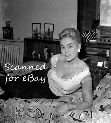 BUSTY BLONDE MOVIE STARLET YOUNG JUNE MITCHELL EARLY 1950s - 1 NEGATIVE