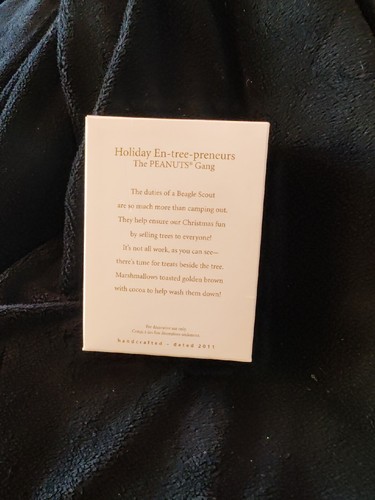 Peanuts Gang Holiday En-Tree-Preneurs Hallmark Keepsake Ornament 2011 NIB MIB - Picture 3 of 6