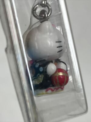 Hello Kitty *Gotochi* Kanazawa VTG Sanrio Rare Zipper Charm