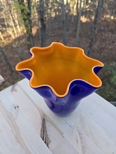 Hankerchief Glass Handmade Vase - Picture 2 of 7