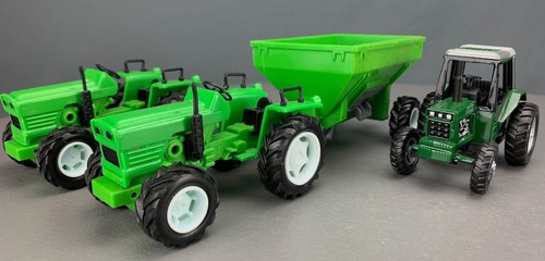 4X Lot 1/32 Scale - Three Green Farm Tractors One Green Feed Trailer D0137 - Picture 3 of 12