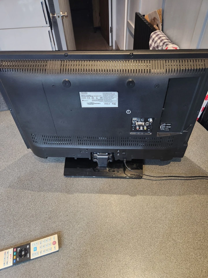 Toshiba 32W3863DB 32 Smart TV Wi-Fi LED TV with Freeview HD Tested Working Black - Image 3 of 4