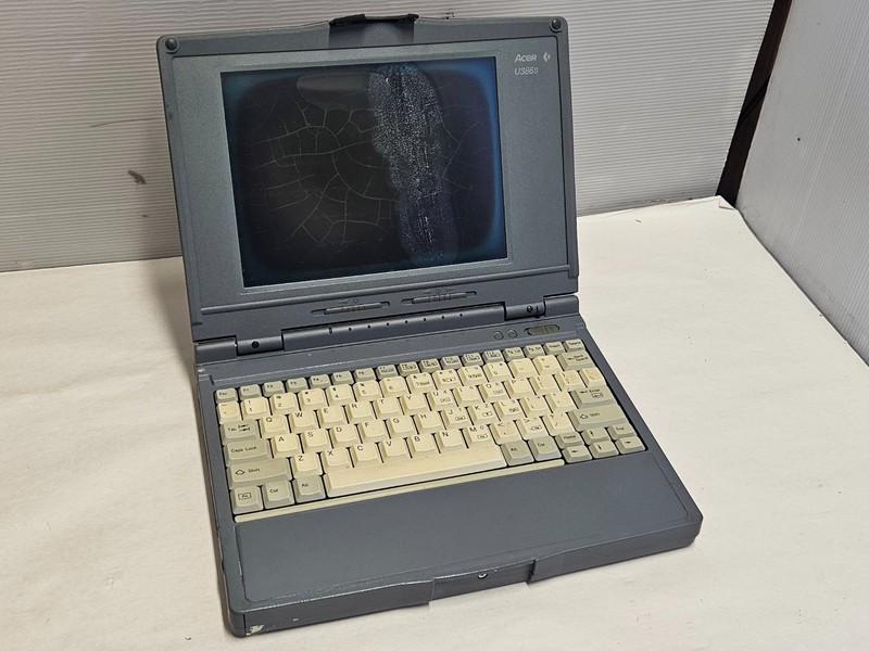 Acer AnyWAre U386s - VINTAGE LAPTOP, FOR PARTS OR REPAIR, LF033