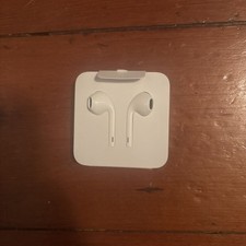 Apple EarPods Wired In-Ear Earbuds Lightning Connector, White
