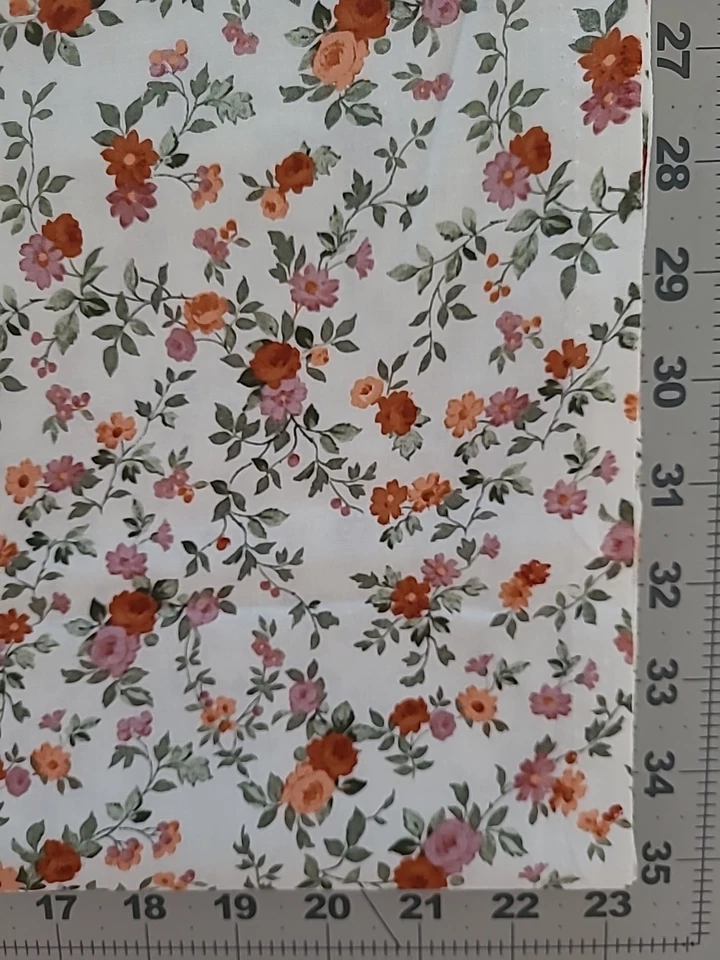 Bonita tela de algodón floral otoño Brother Sister Design Studio 2 yardas Foto 2 de 4