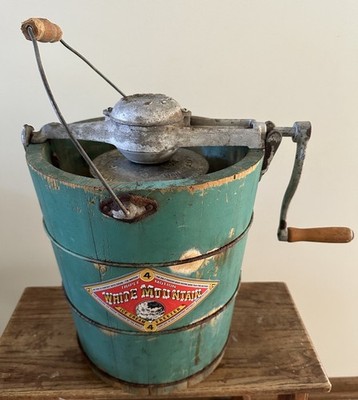 White Mountain Ice Cream Freezer Maker 4 Quart Hand Crank 1923 4XG