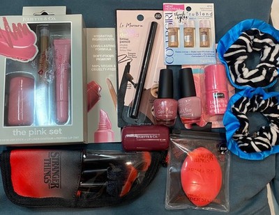 makeup bundle  (several different items)