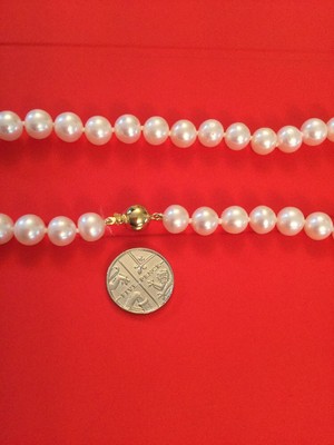 Süßwasserperlen (8-8,5 mm) 18 Zoll Halskette mit ausgefallenem Druckknopf aus 9 kt Gold - NEU UVP £140