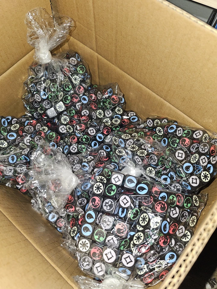 Floating Mana Dice for Magic the Gathering, 16mm, black, plastic (lot of 6) - Image 2 of 2