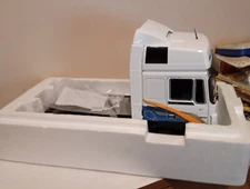 - 1:18 Model Car Group - 1994 MAN F2000 - WHITE - 