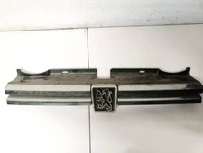 Calandre Peugeot 605