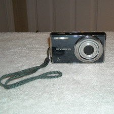 Olympus FE-4010 Digital Camera For Parts or Repair. No Power