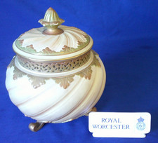 Royal Worcester Blush Ivory Censor Jar, Circa 1898 Of Shouldered Ovoid Form