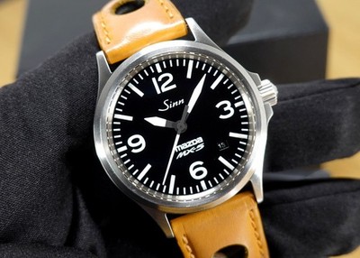 SINN 38,5 mm 656 MAZDA MX-5 Zoom Zoom Fliegeruhr schwarz Automatik FULL SET
