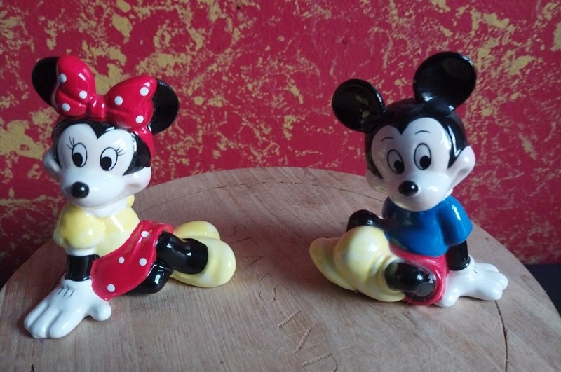Vintage DISNEY Classic Mickey & Minnie Mouse Sitting Pretty Porcelain Figurines