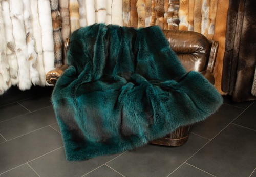 5541 Unique Raccoon Fur Blanket in Turquoise Genuine Pelt Throw Real Fur Cover - Picture 4 of 11