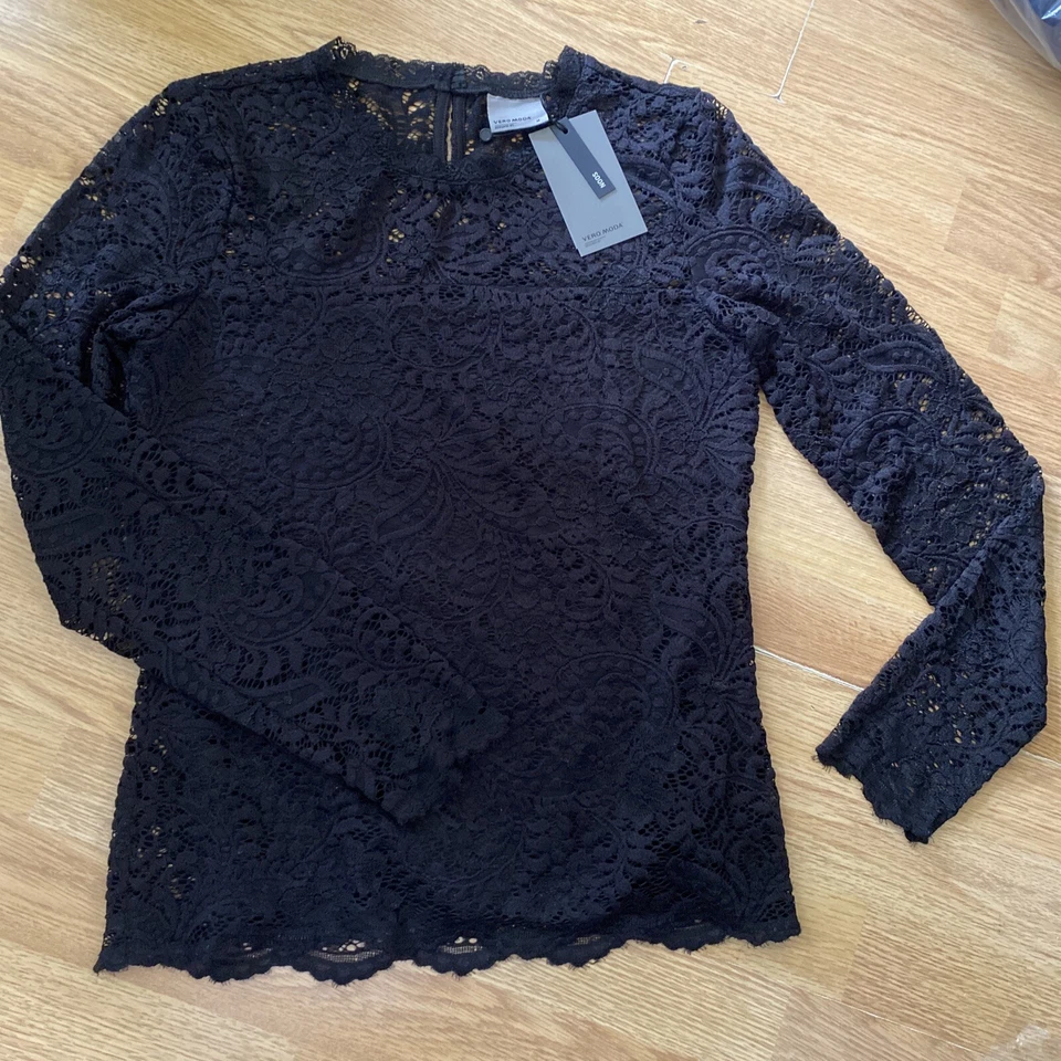 Vero Moda Noos Lace Top Black Size M New With tags - Image 4 of 4