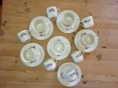5 Kaffee- & 6 Esspressotassen 6 Unterteller Cremefarben mit Blumenprint  - Bild 1 von 4